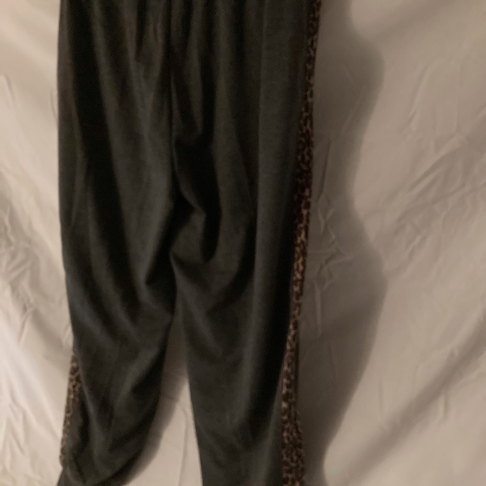 Splendid Leopard Print Top & Bottom Set - Picture 8 of 11
